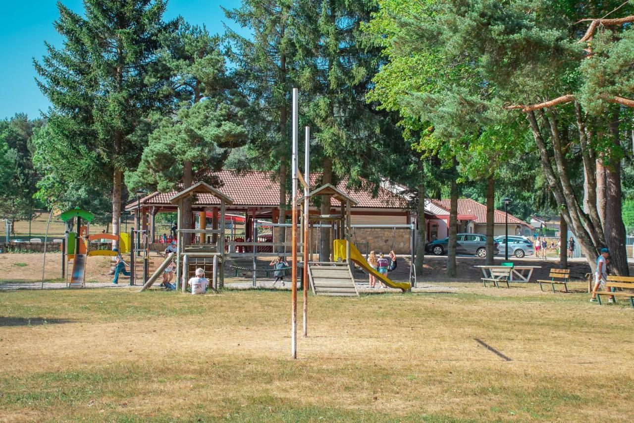 Village De Gites De La Foret De Ganigal Le Malzieu-Ville Zewnętrze zdjęcie